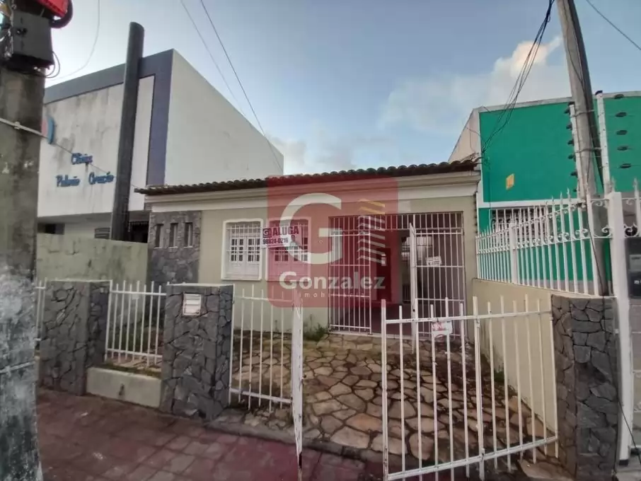 CASA-3 QUARTOS-ARACAJU - SE-TREZE DE JULHO